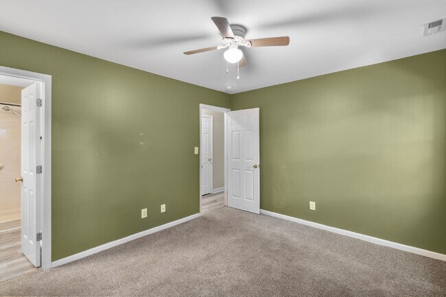 Building Photo - Cozy Timberwood Dr