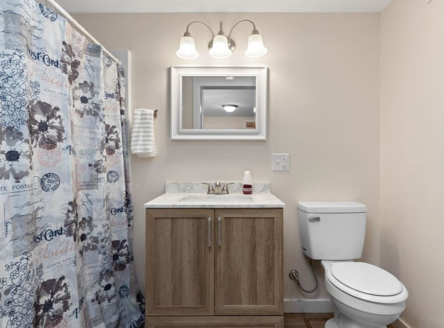 Building Photo - 226 Fraser Ln