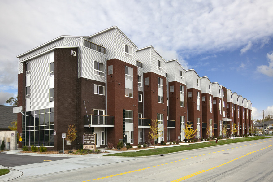 Building Photo - Amber Town Center Townhomes & Lofts