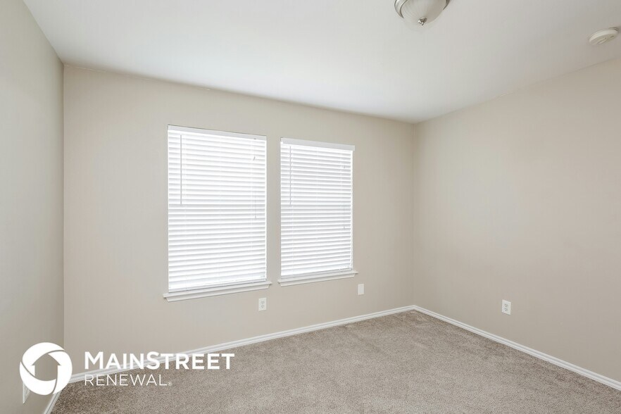 Building Photo - 2206 Midbury Dr