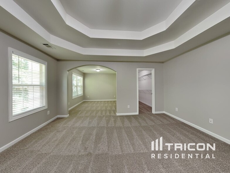Building Photo - 2725 Sedgeview Way NE