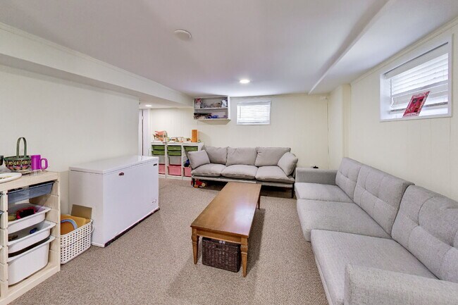 Building Photo - Beautiful Brick Home in the Heart of Chevy Chase