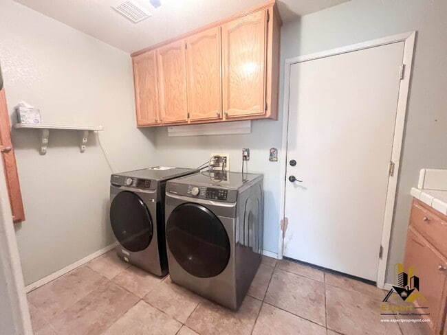 Building Photo - 8204 Eversley Ct