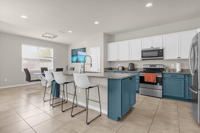 Building Photo - 2742 Red Horse Dr