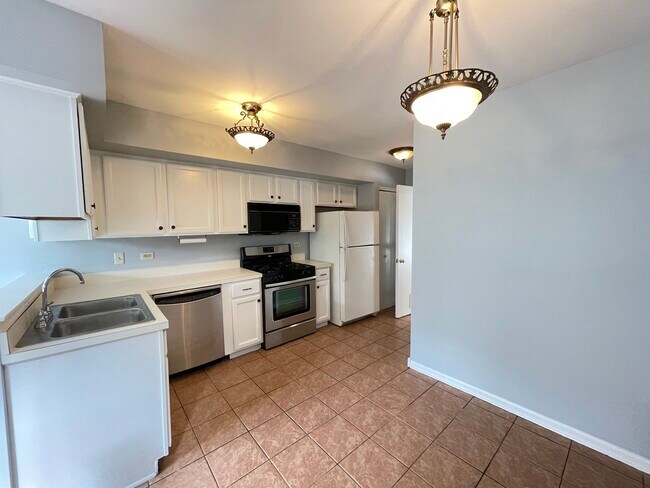 Building Photo - 3186 Anton Dr