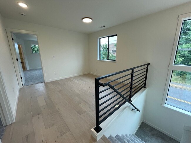Building Photo - 4Bd/2.5Ba Corner Home in Desireable Portsmouth Neighborhood ~ Newly Built, Quartz Countertops, Si...