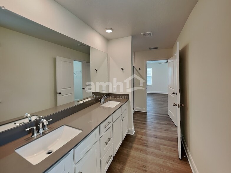 Building Photo - 2242 Dablon Ct