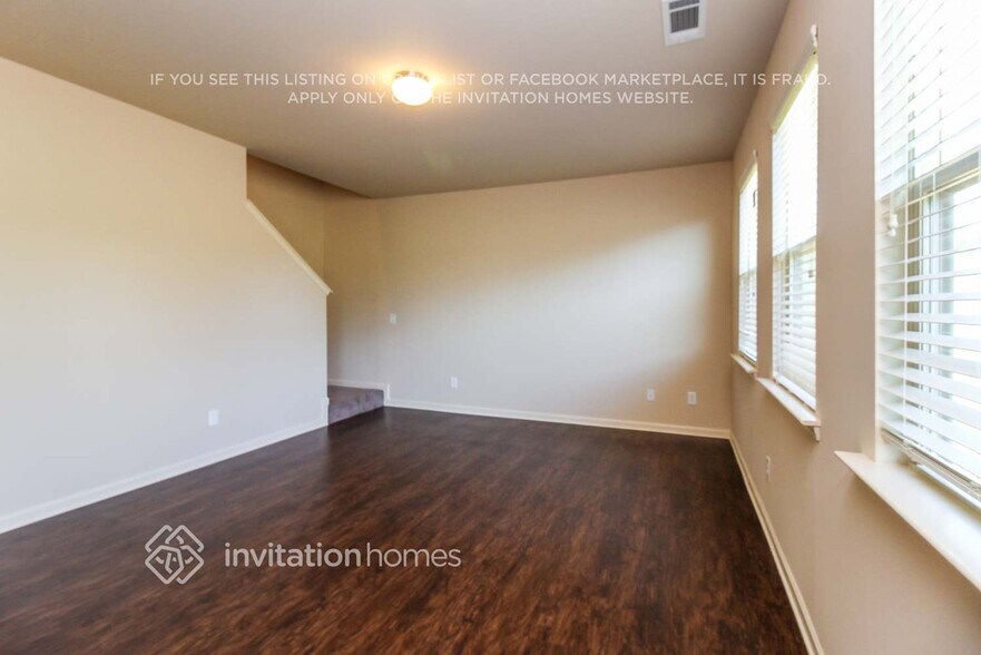 Building Photo - 3670 Brookhollow Dr