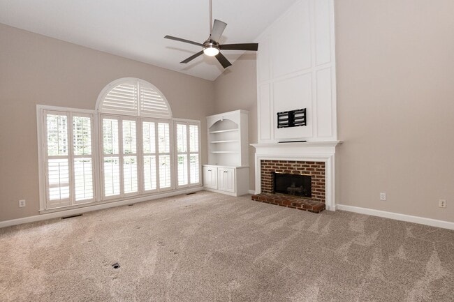 Building Photo - Meticulous Four Bedroom Dream Home!