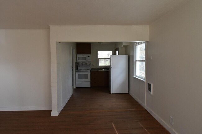 Building Photo - 1817 Birch St