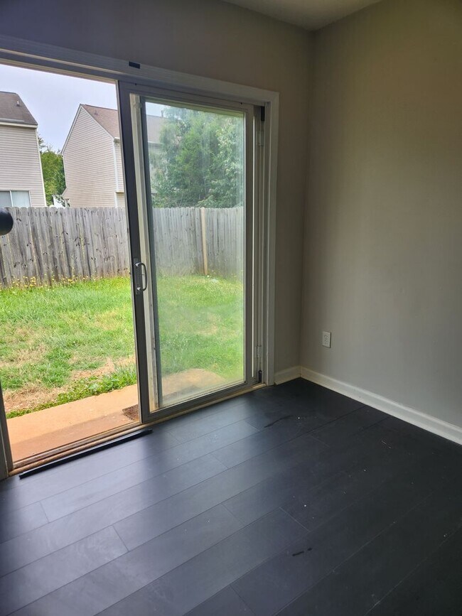Building Photo - Ranch home in the Fairstone community