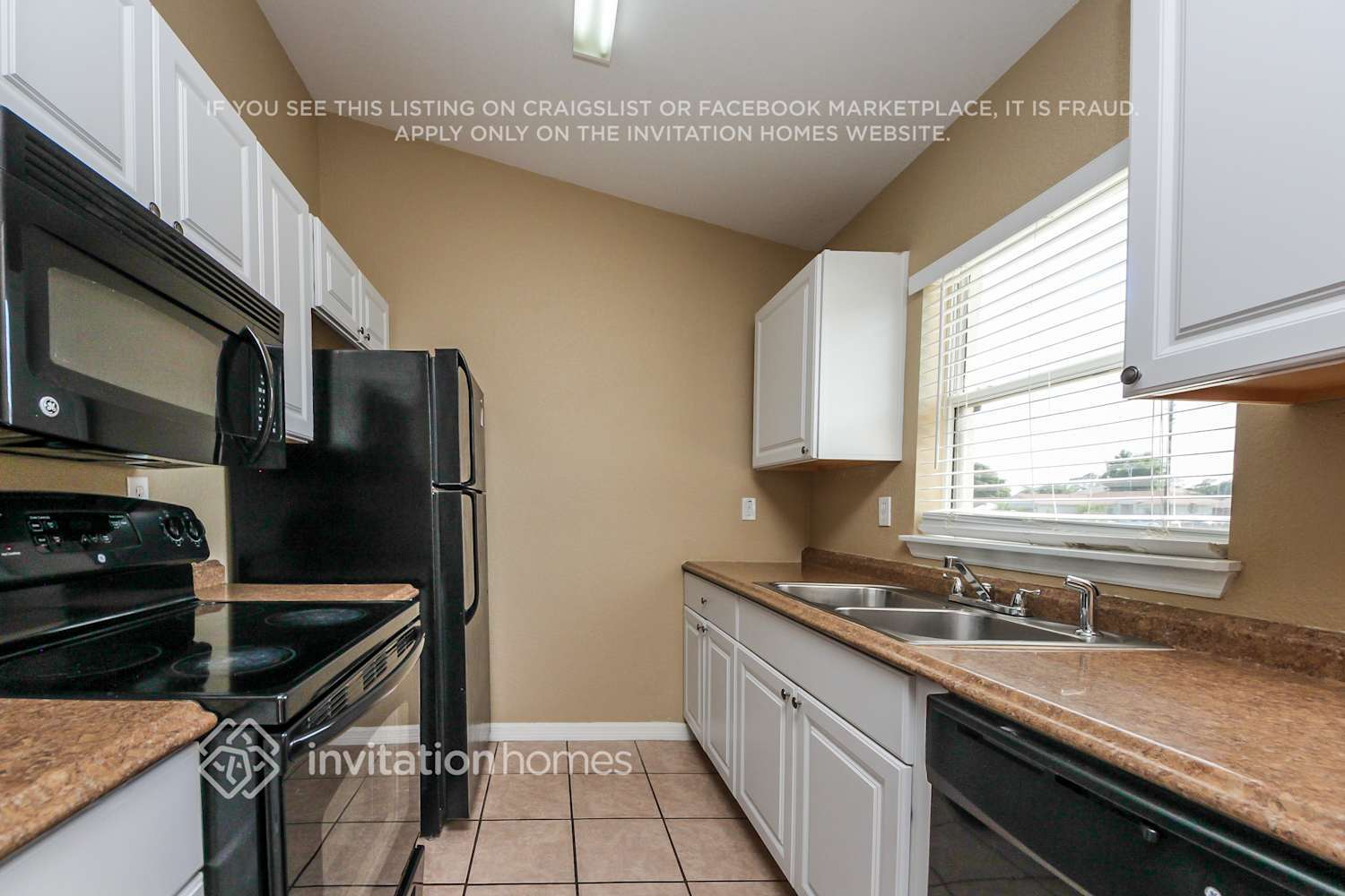Building Photo - 599 Koala Dr