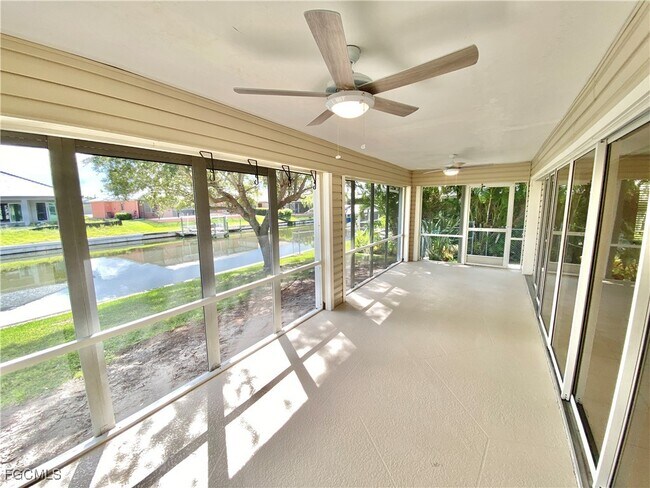 Building Photo - 4231 SW 20th Ave