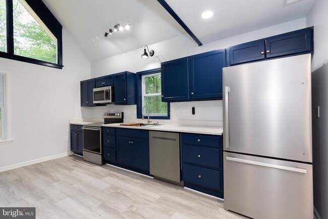 Building Photo - 382 Wood Cutters Ln