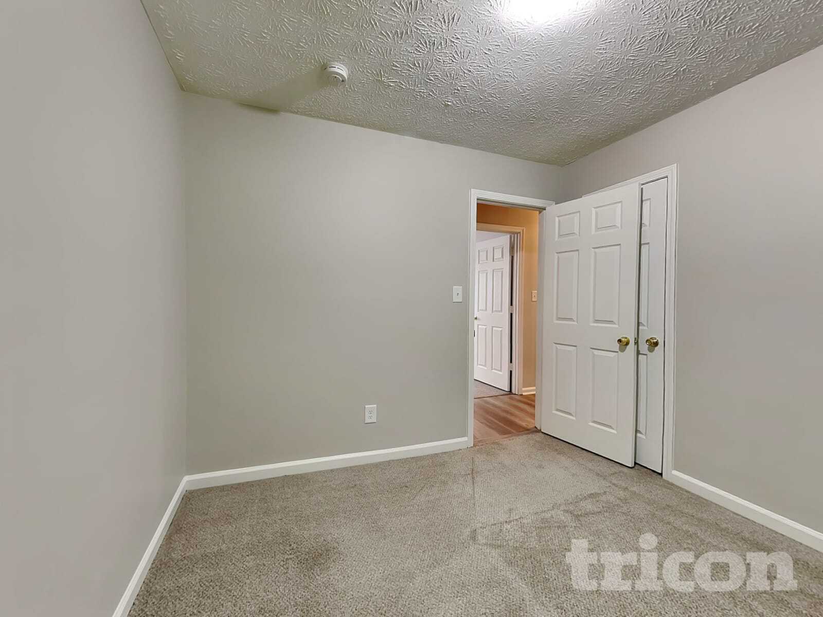 Building Photo - 1330 Ling Dr