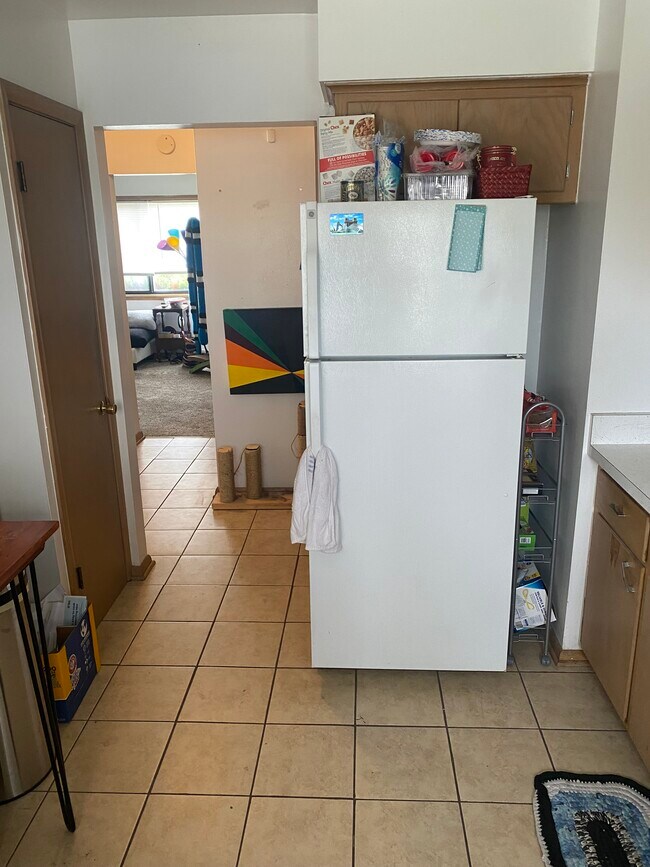 Kitchen - 9710 W Oklahoma Ave