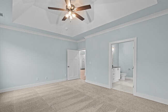 Building Photo - 707-p707 Ronaldsay Rd