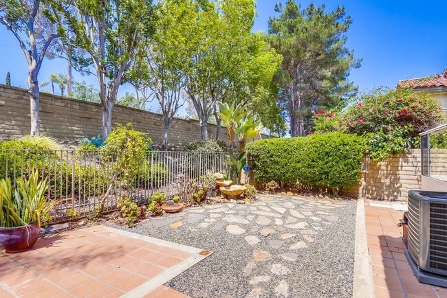 Building Photo - 26721 Sierra Vista