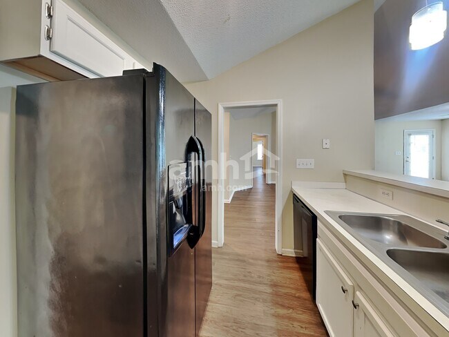 Building Photo - 4902 Hunters Bluff