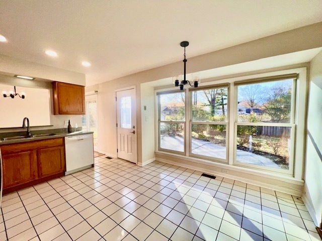 Building Photo - 2112 N Kennicott Dr