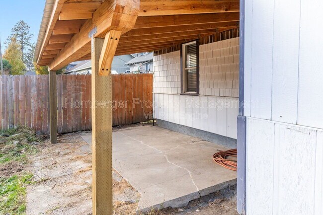 Building Photo - 3904 E 30th Ave