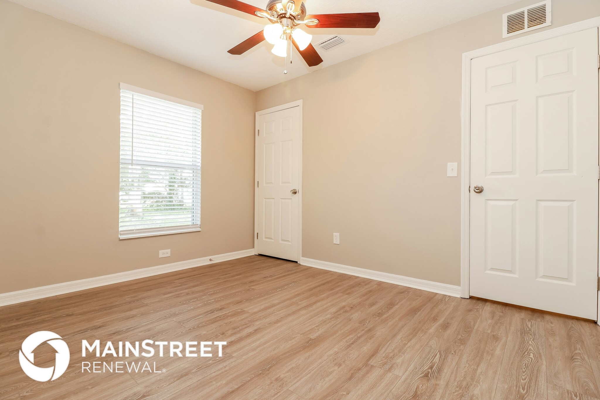 Building Photo - 2050 14th St S