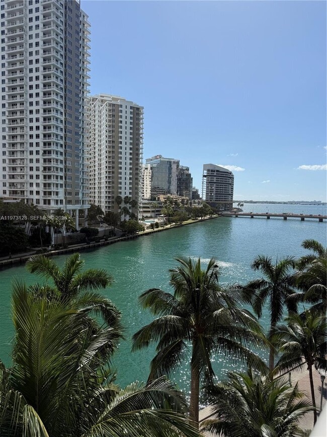 Building Photo - 465 Brickell Ave