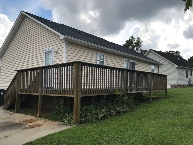 Building Photo - 200 Manning Way