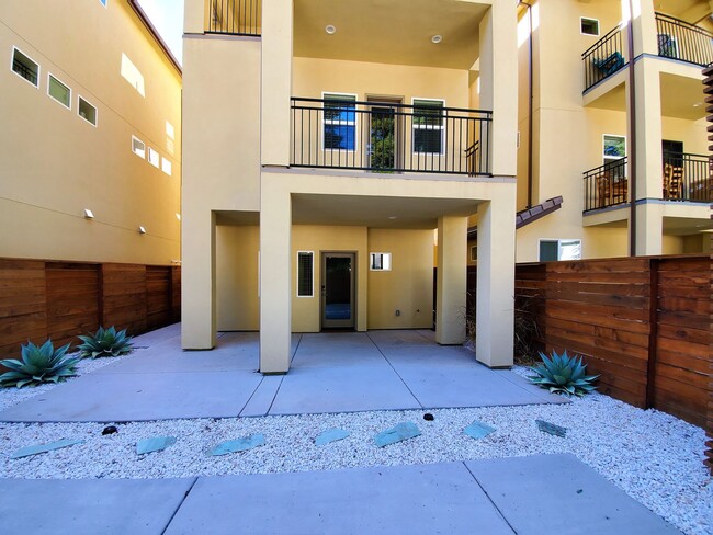 Building Photo - Contemporary Greenhaven Home with Private Backyard & Smart Features