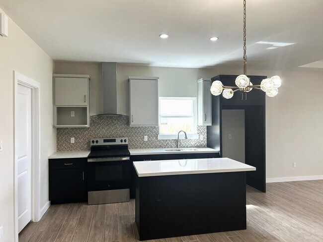 Building Photo - 5928 Heather Loop