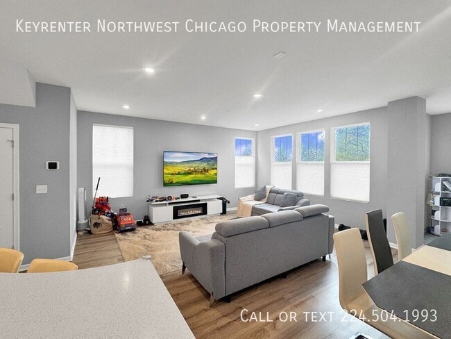 Building Photo - 142 Roslyn Pl