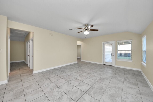 Building Photo - 24654 Greenwood Bay Dr