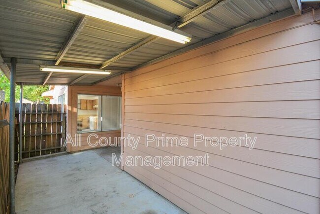 Building Photo - 19214 Cypress River Dr