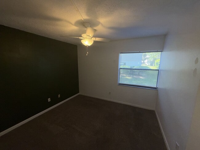 Building Photo - Condo In The Very Desirable Conquistador Condos