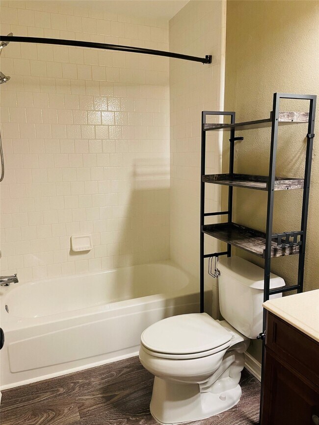 Building Photo - 15122 Red Cedar Cove Ln