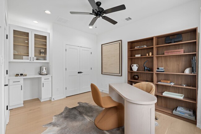 Building Photo - 8709 Ojeman Villas Dr