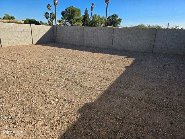 Building Photo - 729 Dylan Ct