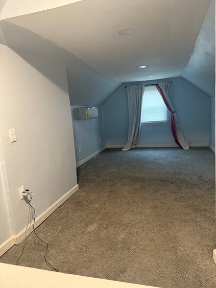 Building Photo - 18675 Beland St