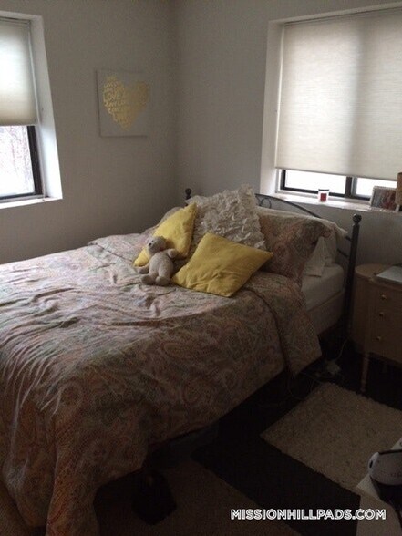 Building Photo - 226 Parker Hill Ave