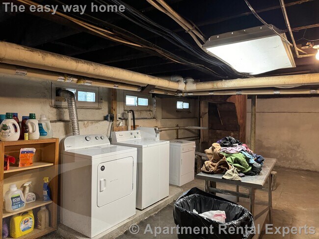 Building Photo - 33-35 Magnus Ave Unit #3