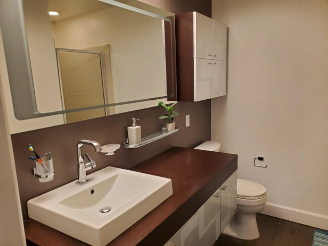 Building Photo - 234 Wild Horse Dr