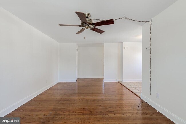 Building Photo - 5448 Hermit Terrace