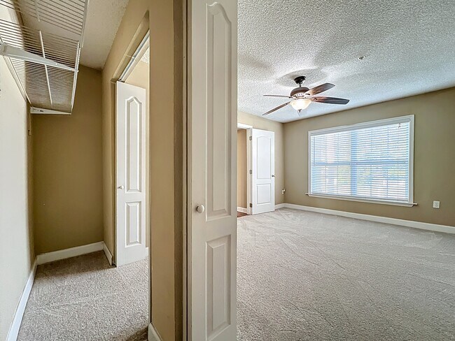 Building Photo - 2065 Dixie Belle Dr