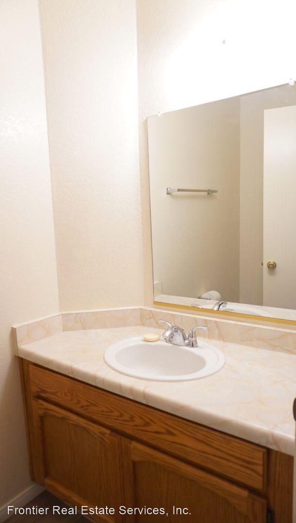 Building Photo - PLACE-UPJ157