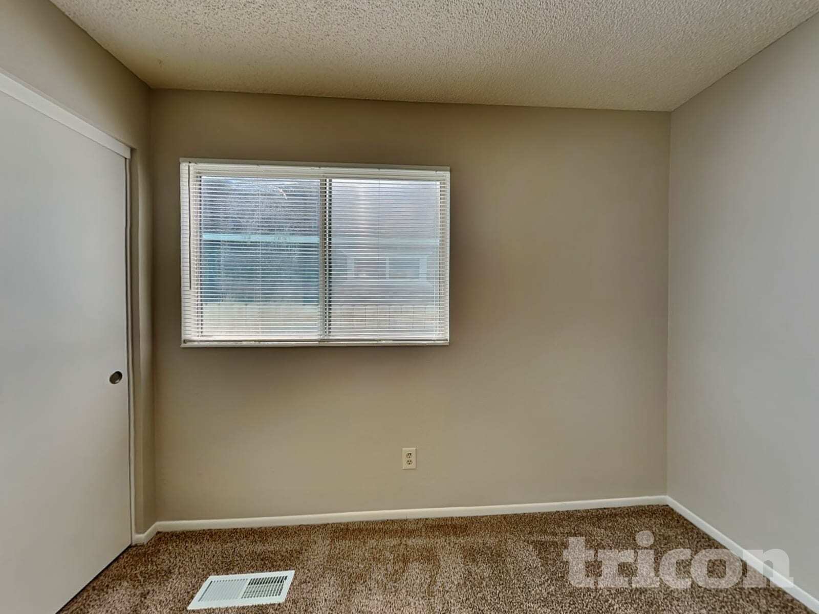 Building Photo - 2020 Burnside Dr