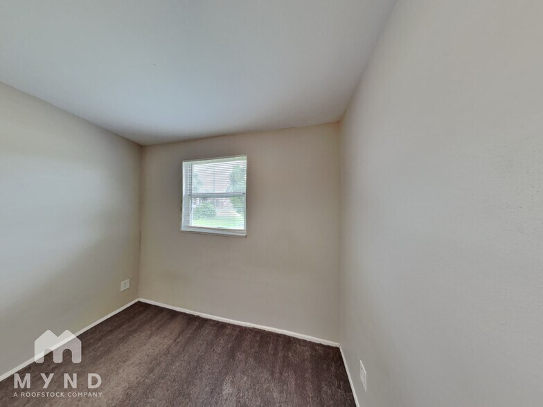 Building Photo - 10520 Monaco Dr