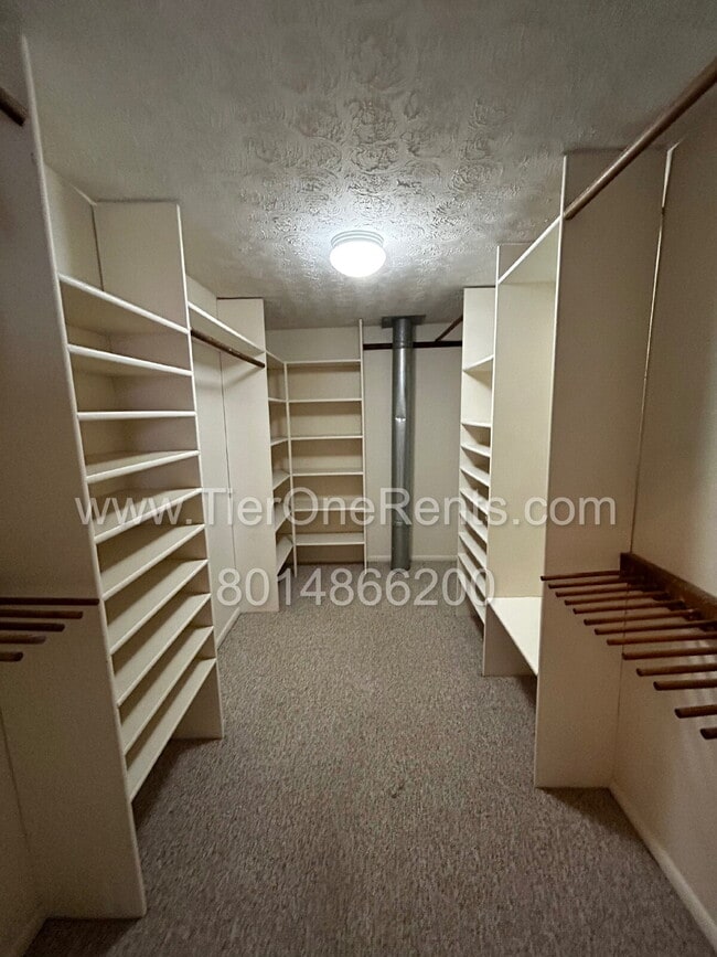 Building Photo - NO DEPOSIT option available for qualified ...