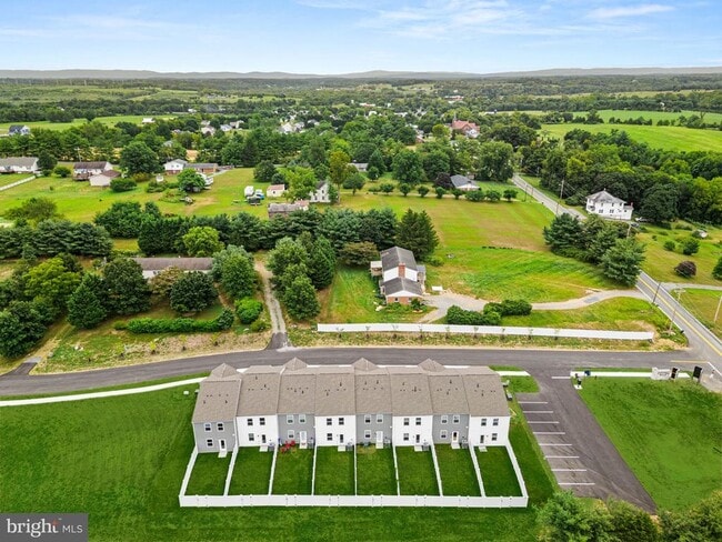 Building Photo - 37 Wisdom Ln