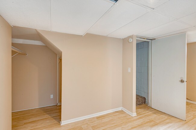 Building Photo - 700 24th Ave SE