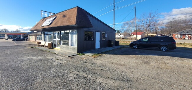 Building Photo - 2105 N Broadway St